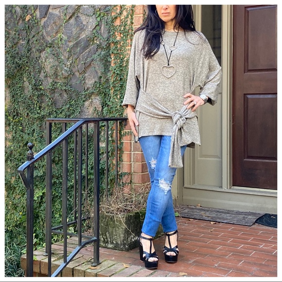 ✨LAST ONE✨Soft brushed knit tie front/back tunic - Picture 3 of 7